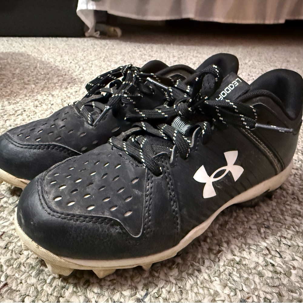 Kids Under Armour Black cleats